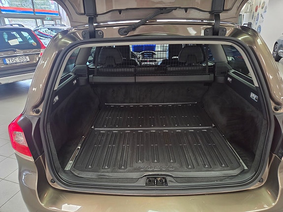 Volvo V70 7 of 25