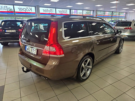 Volvo V70 11 of 25