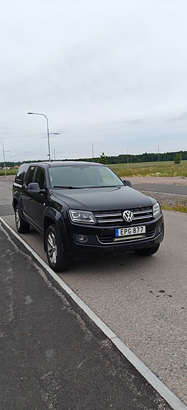 Volkswagen Amarok 2 of 3