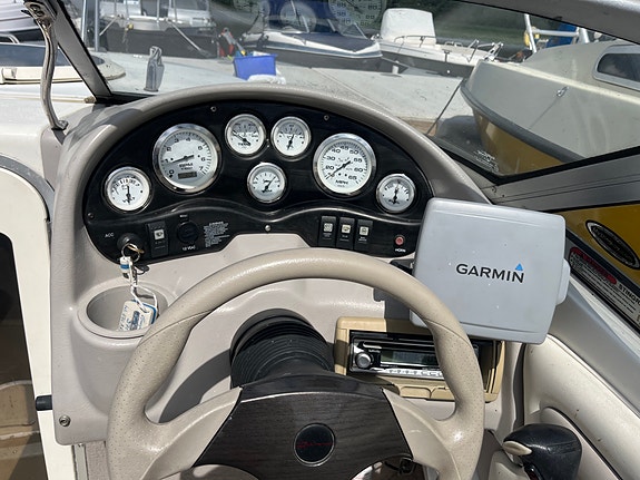 Trevlig daycruiser för enkelt båtliv 4 of 5