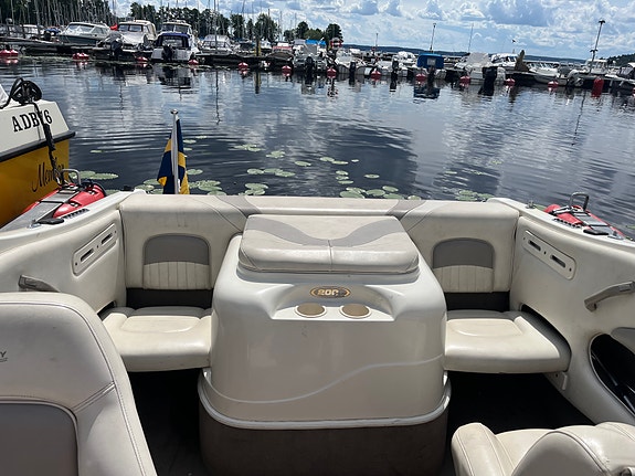 Trevlig daycruiser för enkelt båtliv 3 of 5