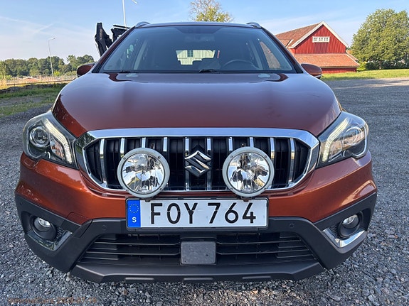 Suzuki S-Cross 2 of 5