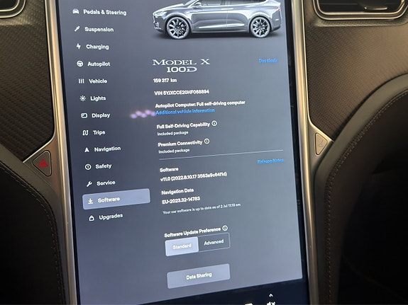 Tesla Model X 26 of 30