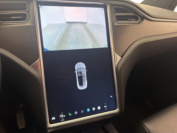 Tesla Model X 27 of 30