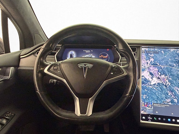 Tesla Model X 15 of 30
