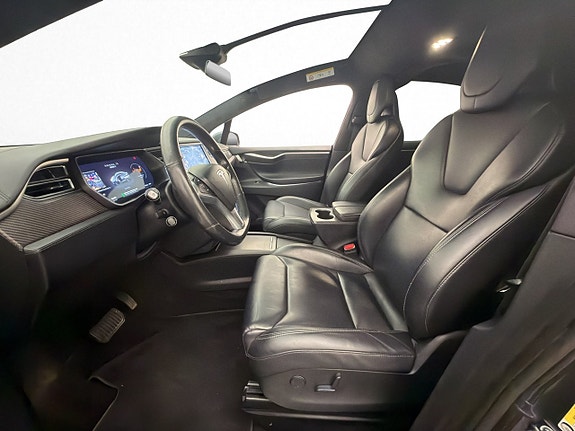 Tesla Model X 13 of 30