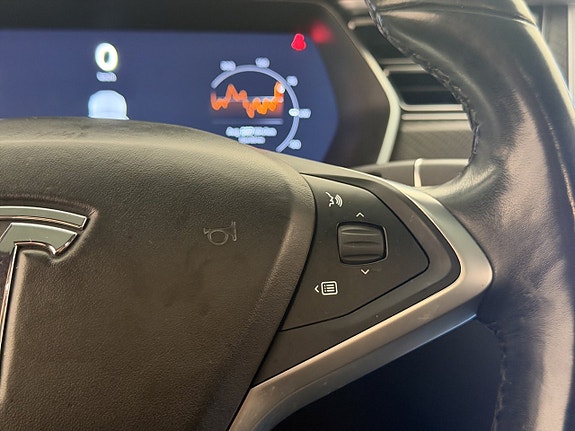 Tesla Model X 22 of 30