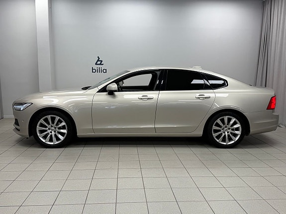 Volvo S90 2 of 5