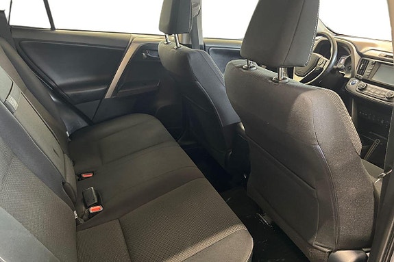 Toyota RAV4 9 of 26