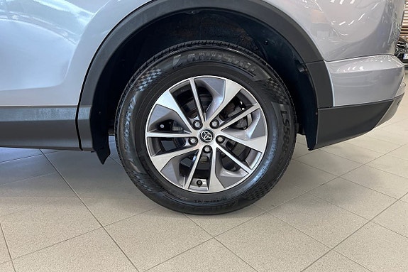 Toyota RAV4 17 of 26