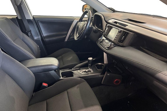 Toyota RAV4 7 of 26