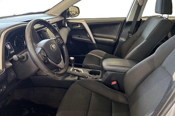 Toyota RAV4 14 of 26