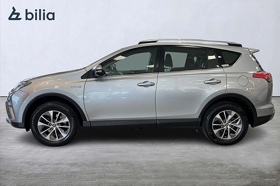 Toyota RAV4 3 of 26