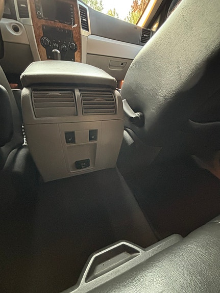 Jeep Grand Cherokee 2 of 5