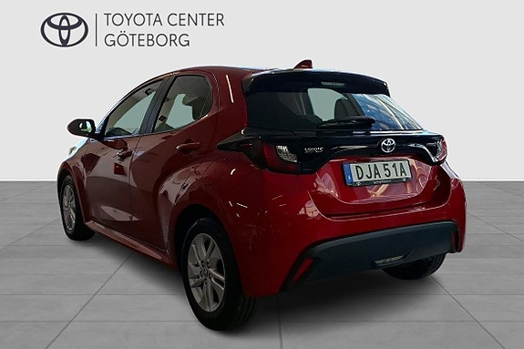 Toyota Yaris 3 of 14