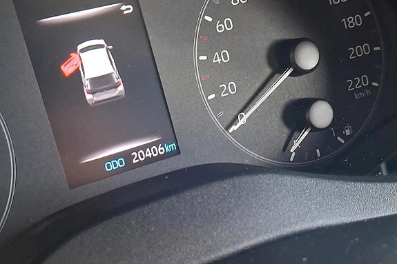 Toyota Yaris 14 of 14