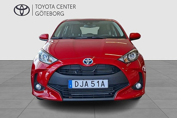 Toyota Yaris 8 of 14