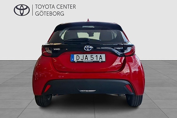Toyota Yaris 7 of 14