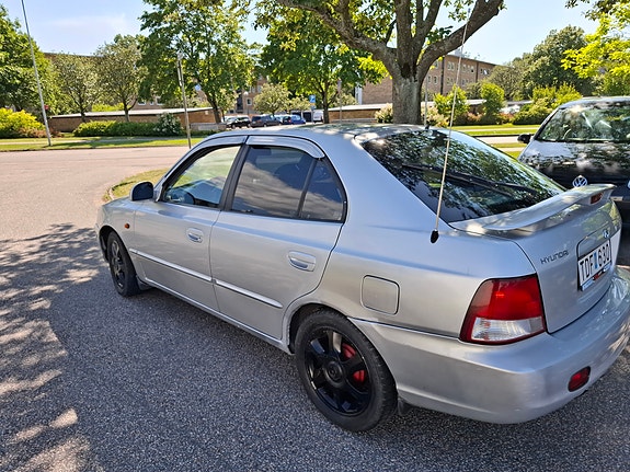 Hyundai Accent 8 of 9