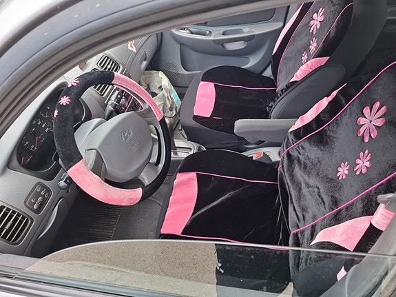 Hyundai Accent 5 of 9