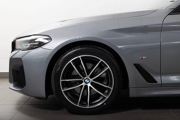 BMW 520d 4 of 5