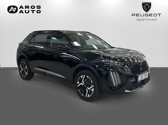 Peugeot 2008 2 of 5