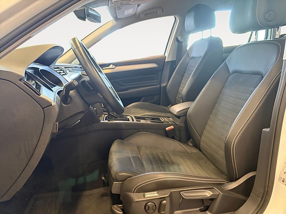 Volkswagen Passat 9 of 21