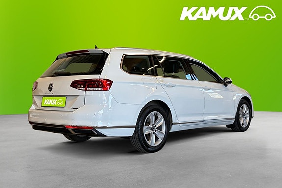 Volkswagen Passat 4 of 21