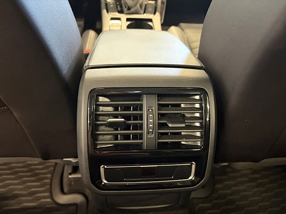 Volkswagen Passat 19 of 21