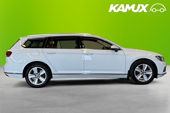 Volkswagen Passat 2 of 21