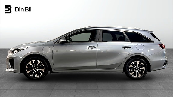 Kia Ceed 2 of 5