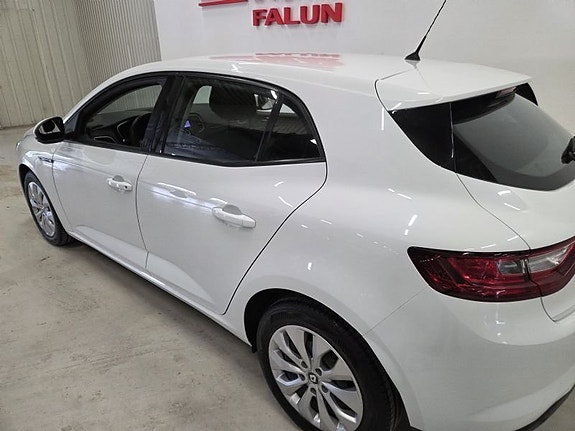 Renault Megane 9 of 10