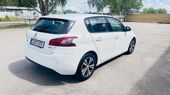 Peugeot 308 3 of 5