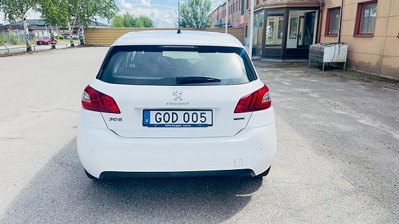 Peugeot 308 7 of 15
