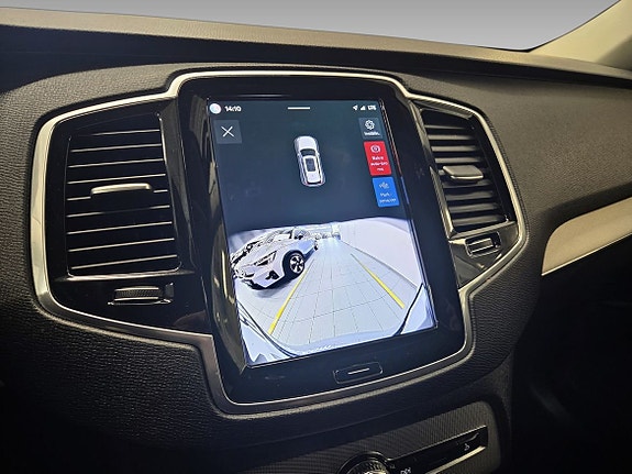 Volvo XC90 11 of 17