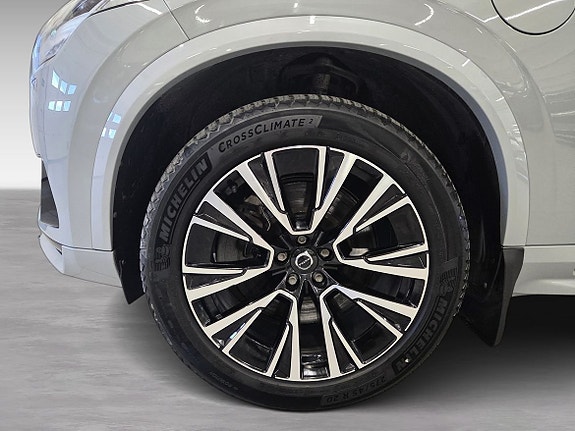 Volvo XC90 17 of 17
