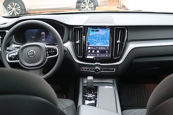 Volvo XC60 6 of 16