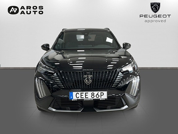Peugeot 2008 2 of 5