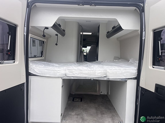 Karmann Davis 590 Lifestyle 5 of 9