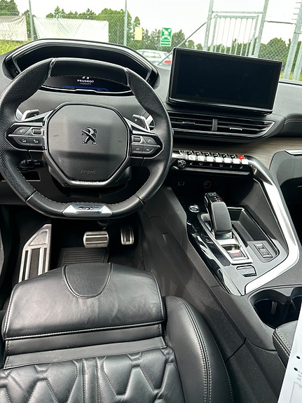 Peugeot 3008 2 of 3
