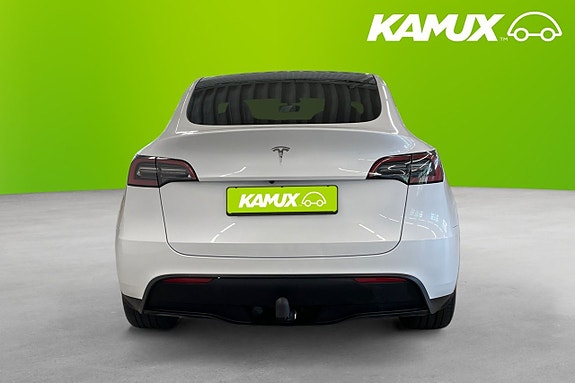 Tesla Model Y 5 of 24