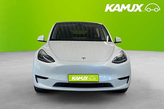 Tesla Model Y 6 of 24