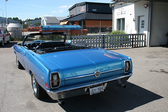 Ford Torino 8 of 26