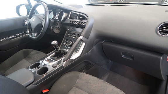 Peugeot 3008 10 of 17