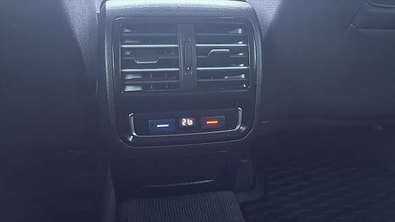 Volkswagen Passat 11 of 12
