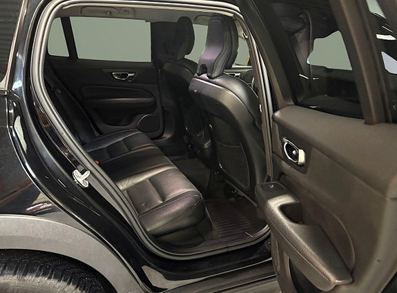 Volvo V60 Cross Country 11 of 20