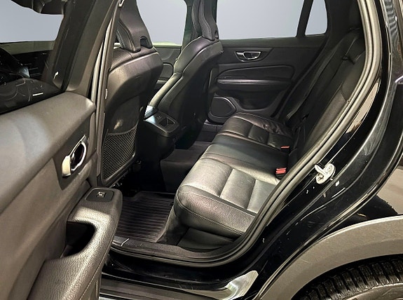 Volvo V60 Cross Country 10 of 20