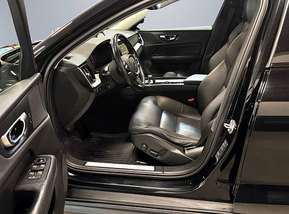 Volvo V60 Cross Country 8 of 20