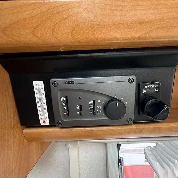 Knaus Azur Royale 560 TL 10 of 10