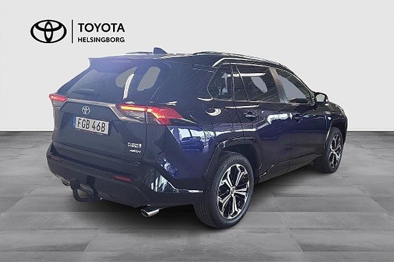 Toyota RAV4 5 of 5